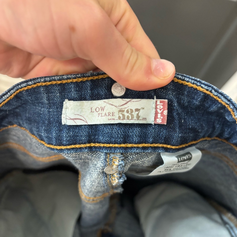 ❌SOLD❌Levi's VINTAGE 537 Low Rise Flare Jeans - Picture 5 of 13